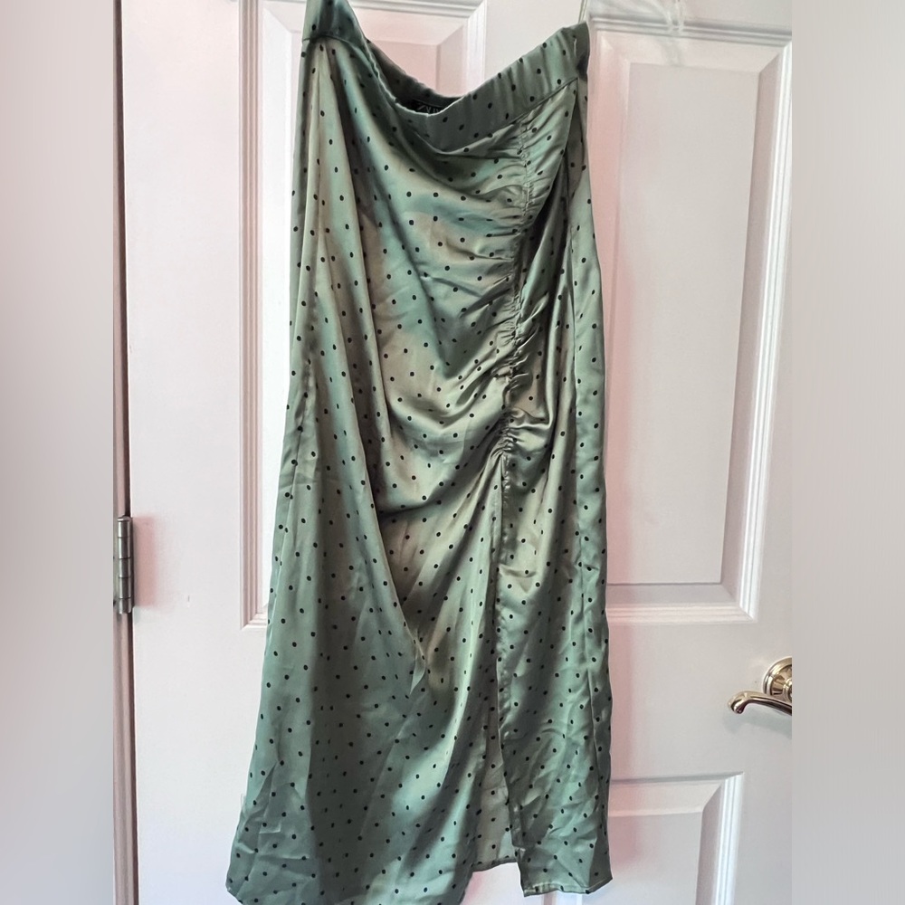 Zara Satin Skirt- Like new - Picture 4 of 13